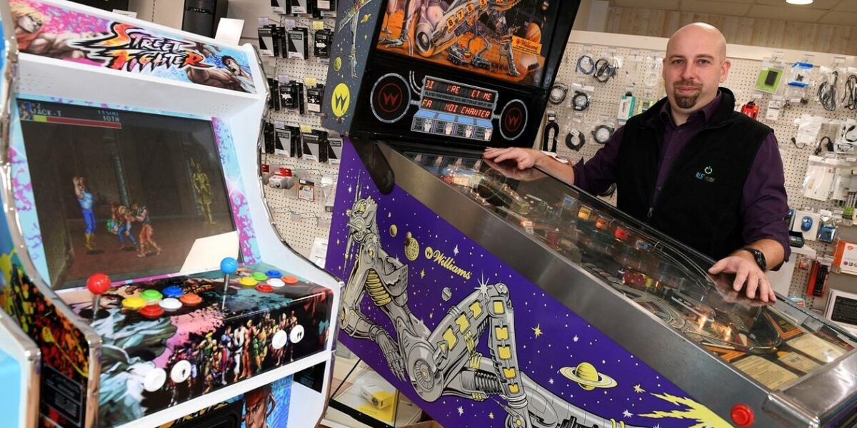 Réparation flippers et jeux d'arcade