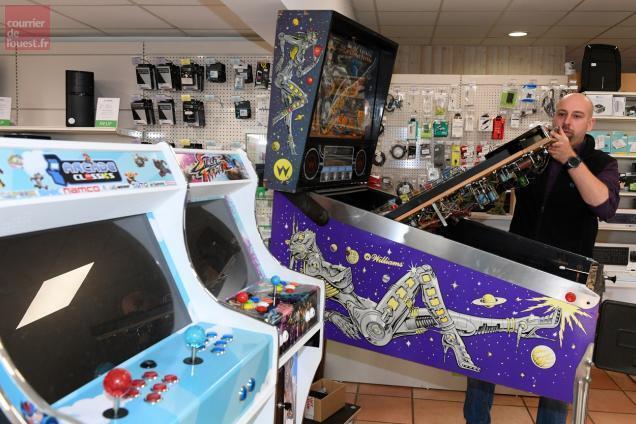Réparation flippers et jeux d'arcade